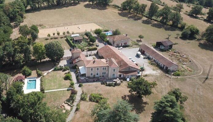 La Grange Terrou Guest House Saint-Germain-de-Confolens Luaran gambar